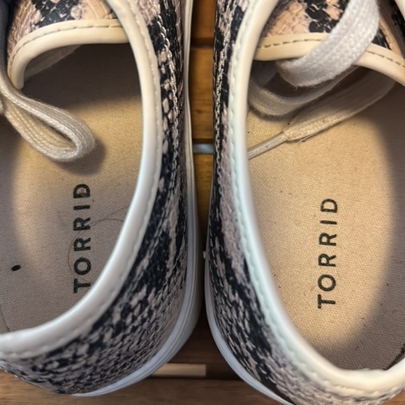 Torrid snake print wide-width platform sneaker. GUC- size 10W. - Picture 5 of 6